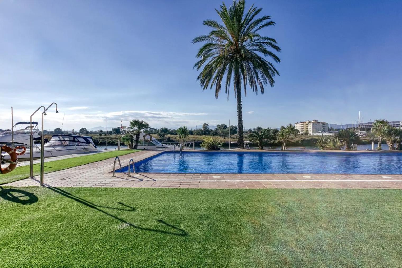 Amb Piscina I Zona Enjardinada Apartment *