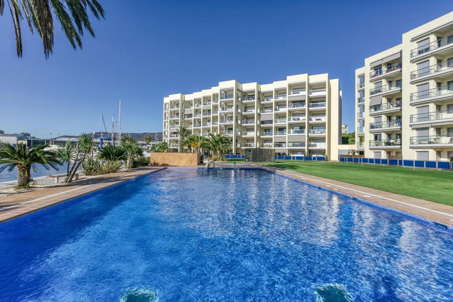 Amb Piscina I Zona Enjardinada Apartment *