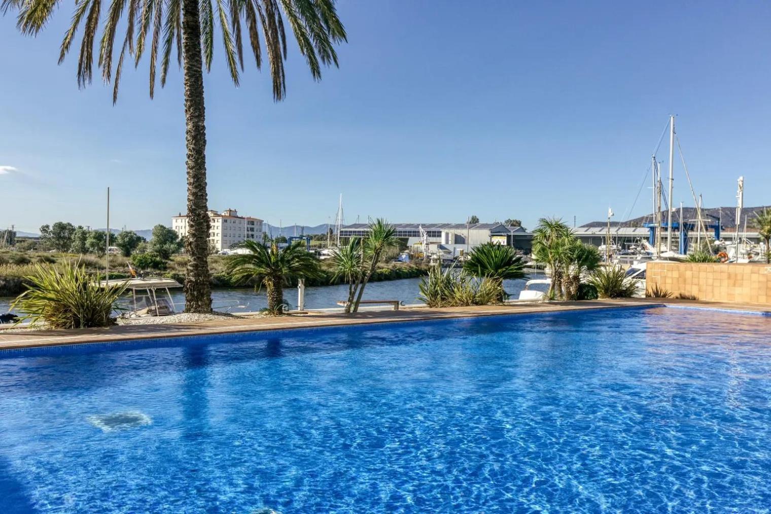 Amb Piscina I Zona Enjardinada Apartment *