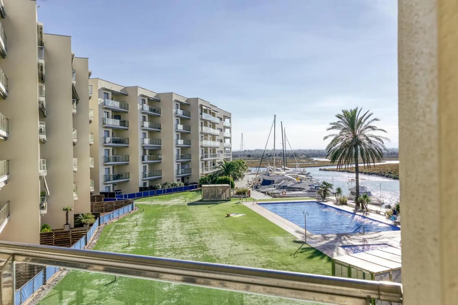 Apartment Amb Piscina I Zona Enjardinada Roses