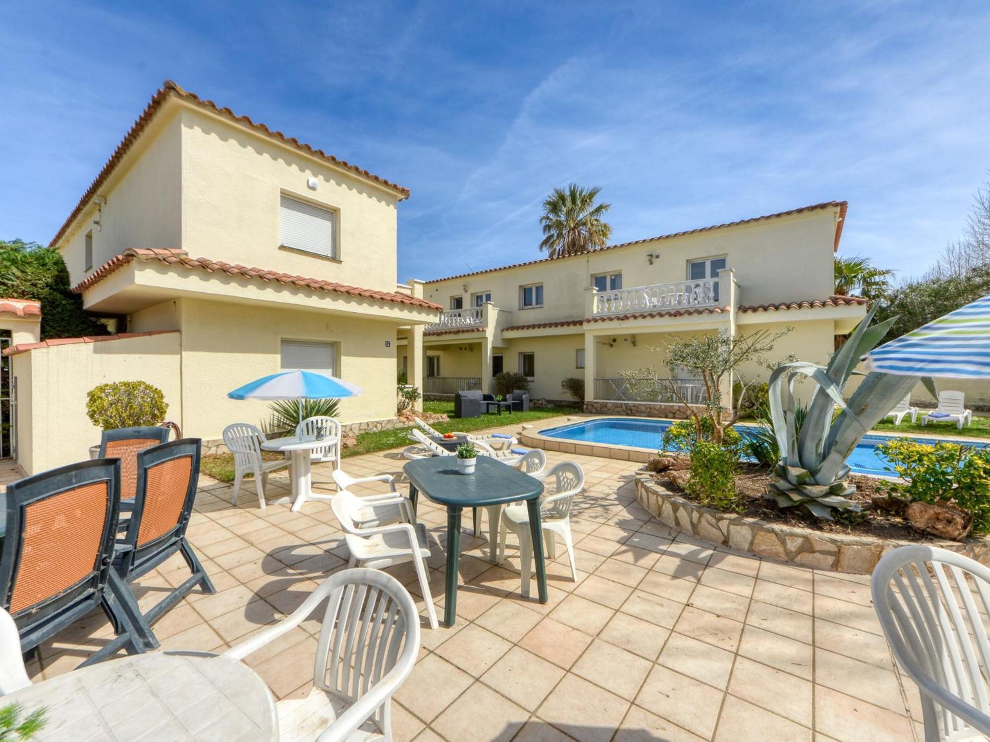 Muga-6 By Interhome Ampuriabrava