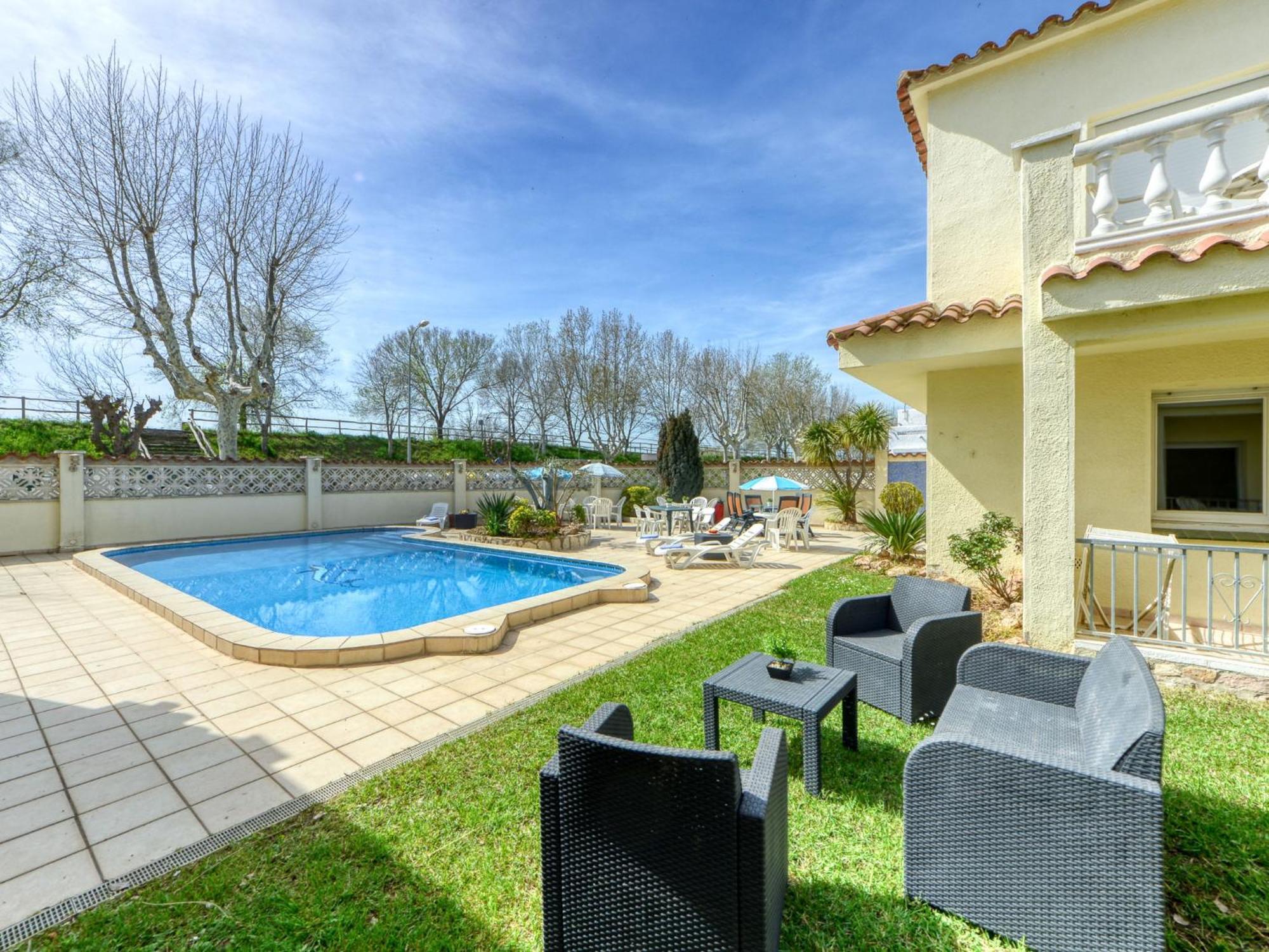 Muga-6 By Interhome * Ampuriabrava