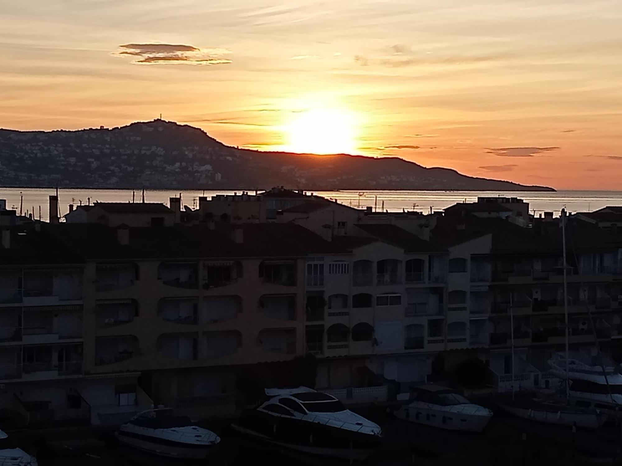 Club Nautic 3 Apartment *