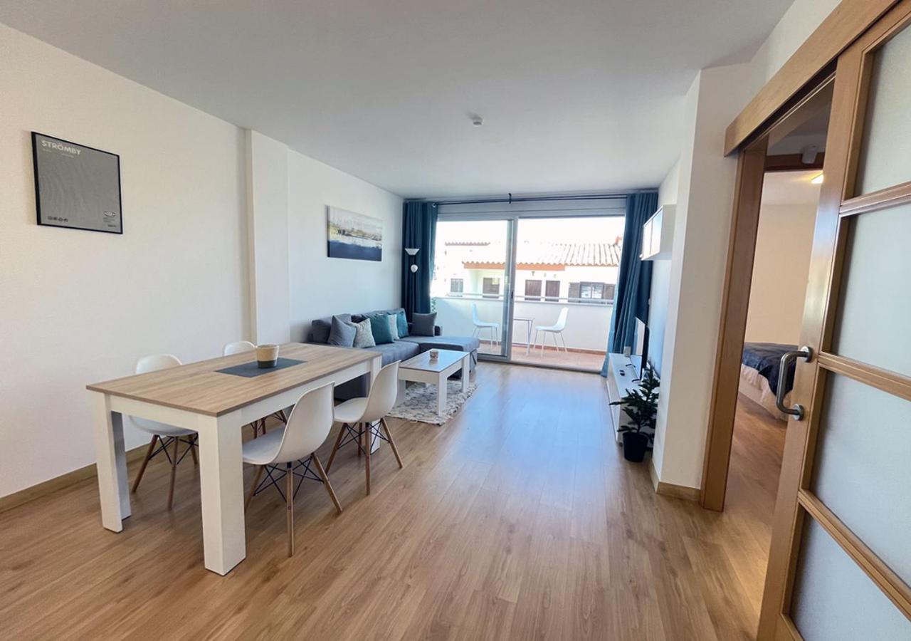 Apartamento 2-bedroom Brand New Steps From The Llançà