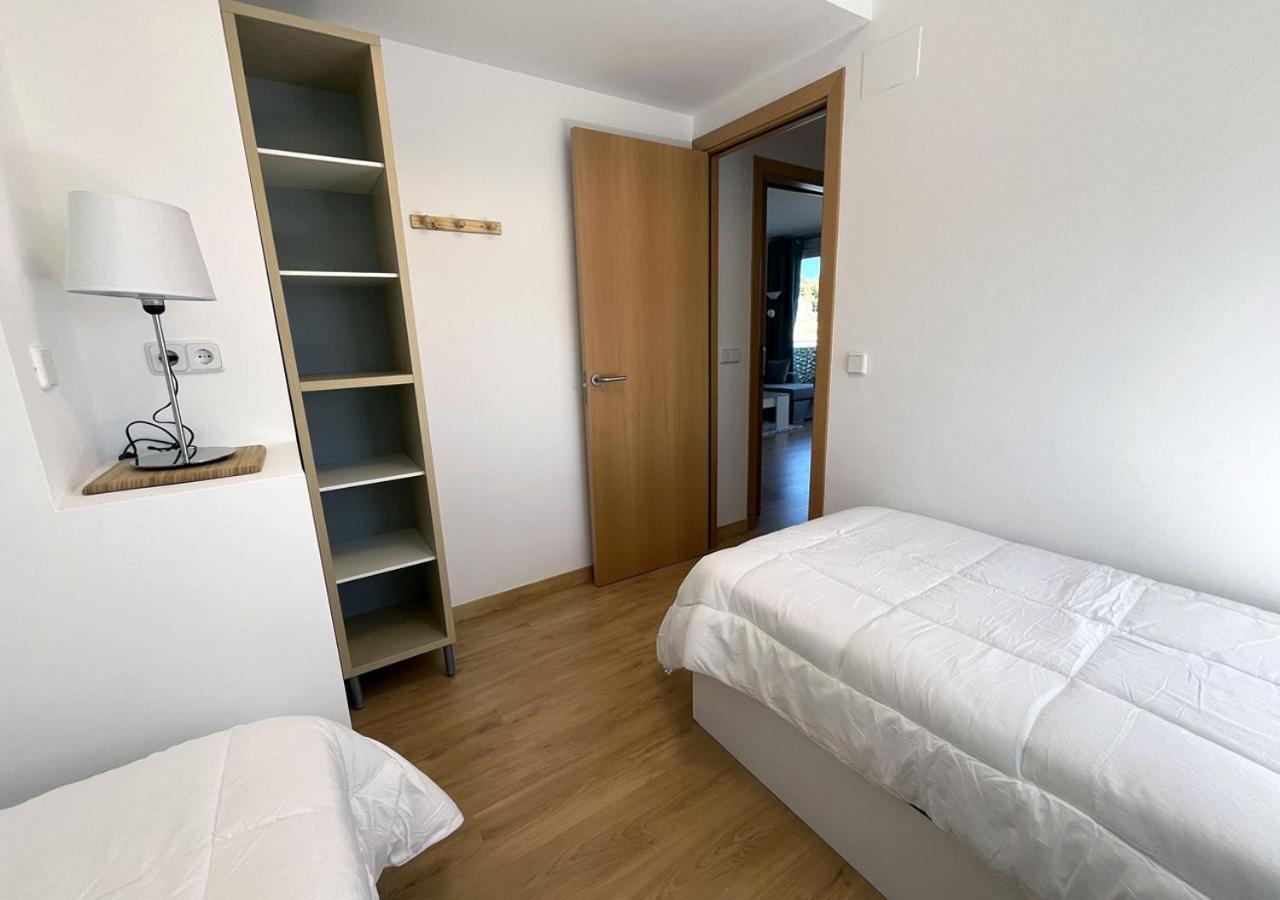 Apartamento 2-bedroom Brand New Steps From The Llançà