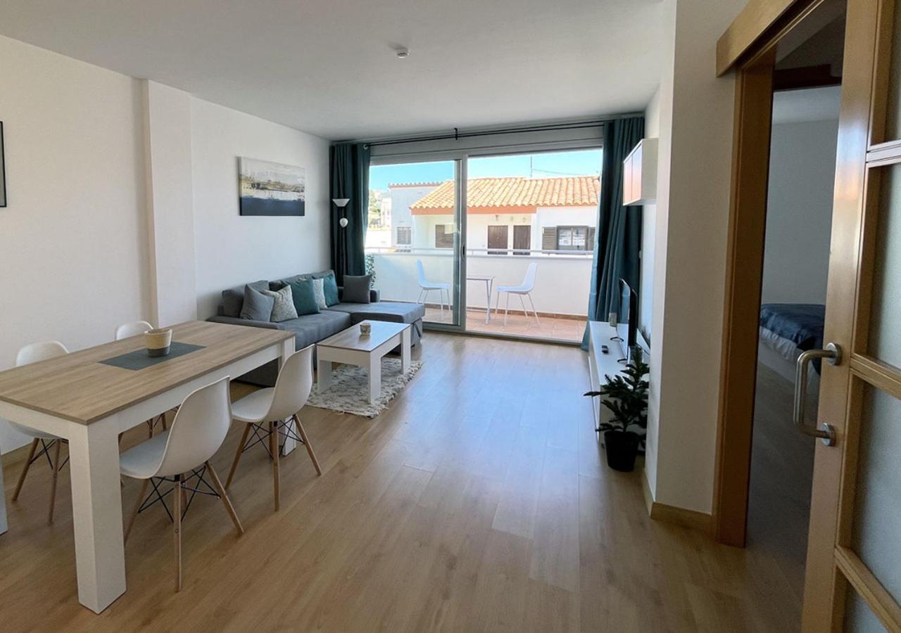 2-bedroom Brand New Steps From The Llançà