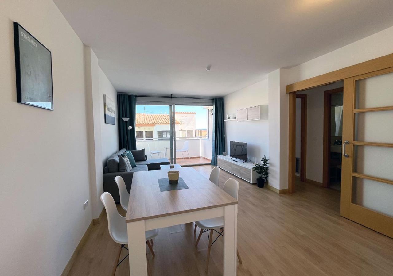 2-bedroom Brand New Steps From The Apartamento Llançà