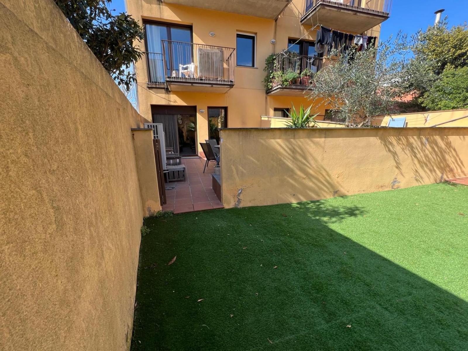 Ground Floor In Centre Of Apartment *