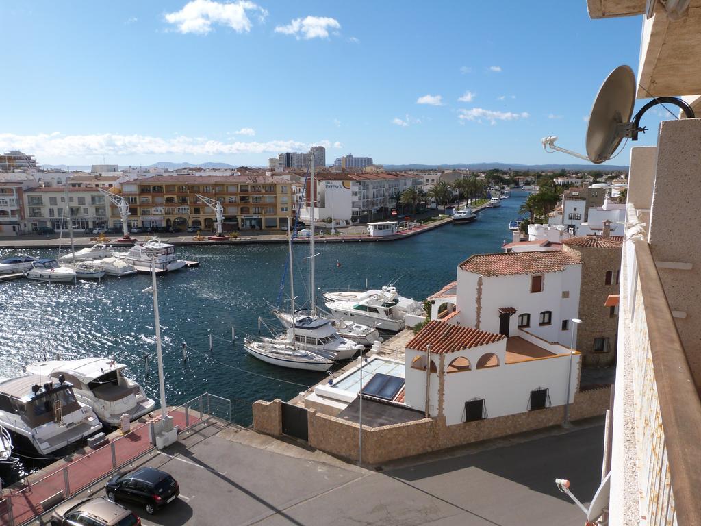 Apartment Port Grec Empuriabrava