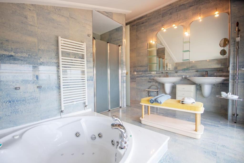 Luxueuse, 2 Piscines, Et Salle De Sport, 5 Chambres, 4 Salles De Bain * Palau-Saverdera