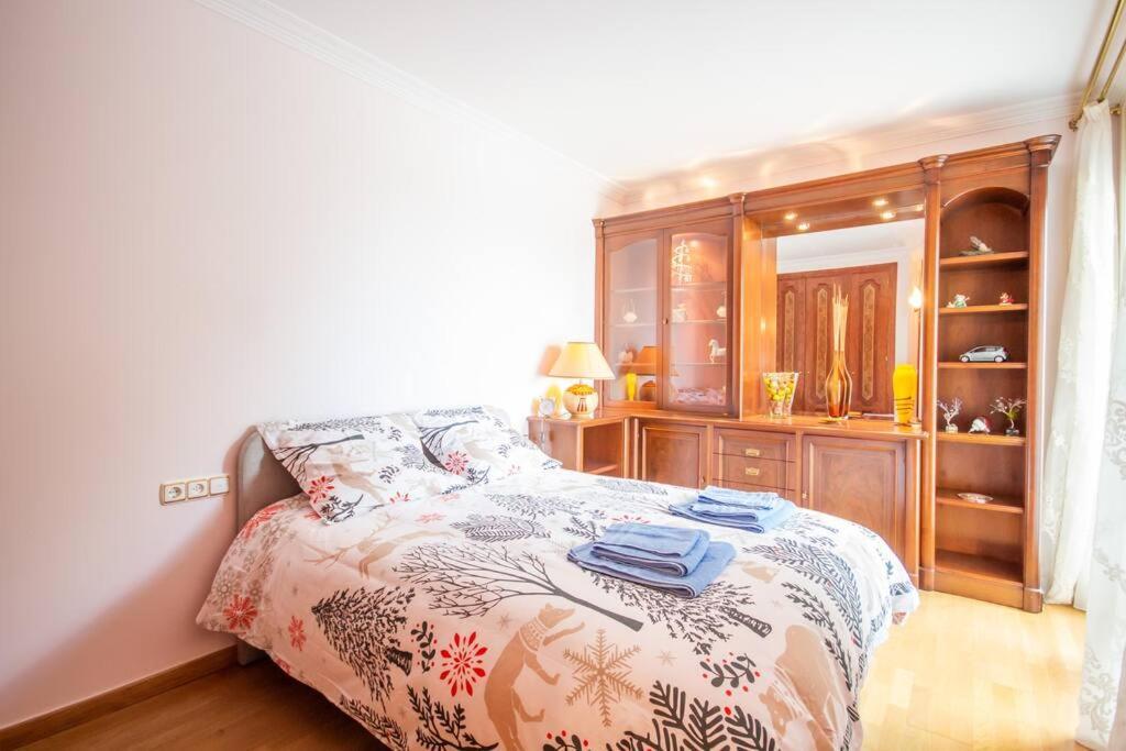 Villa Luxueuse, 2 Piscines, Et Salle De Sport, 5 Chambres, 4 Salles De Bain *