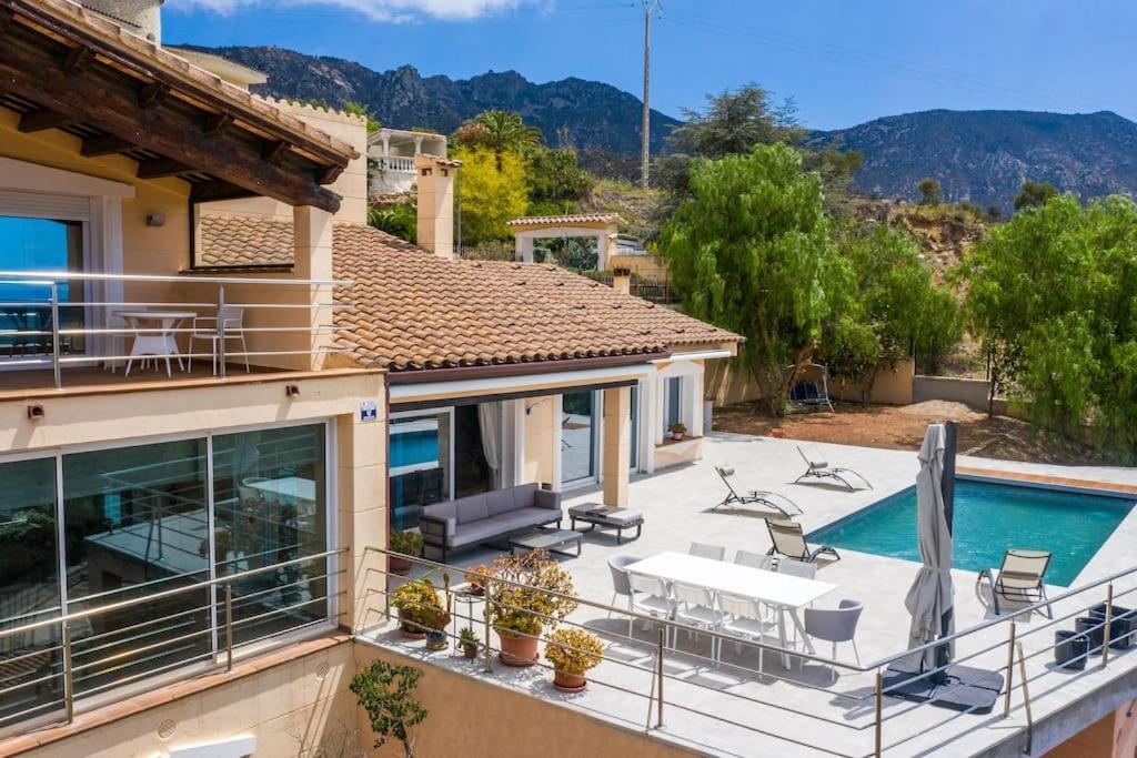 Villa Luxueuse, 2 Piscines, Et Salle De Sport, 5 Chambres, 4 Salles De Bain