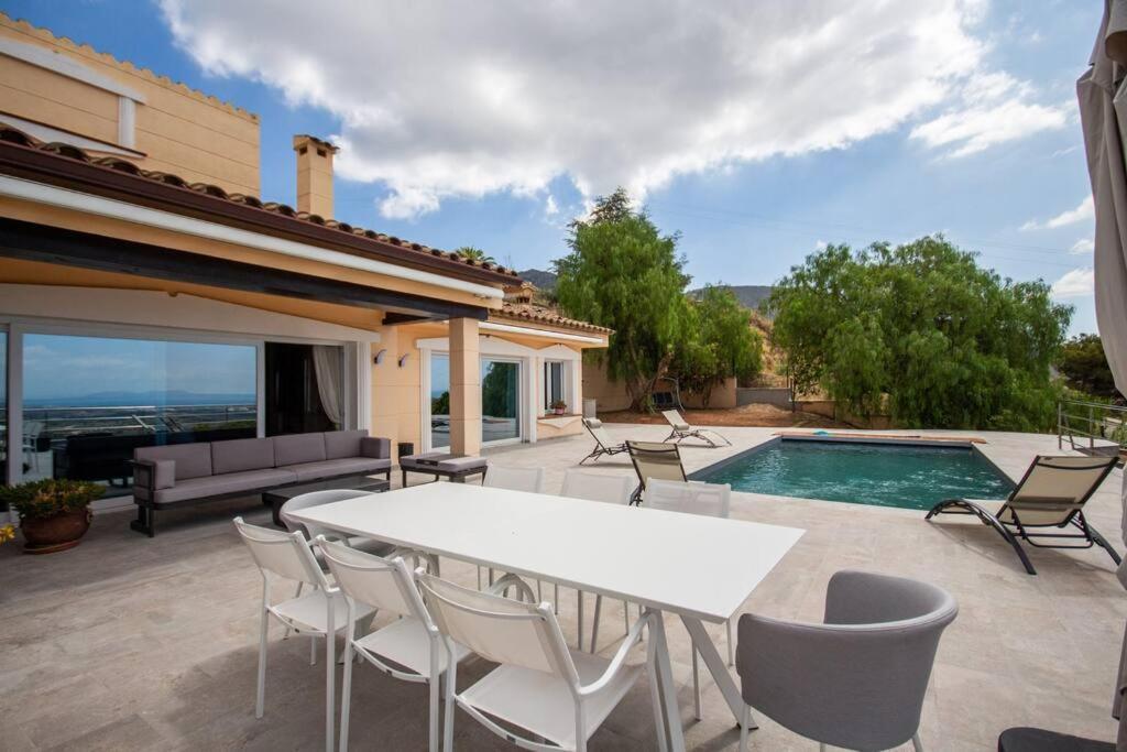 Luxueuse, 2 Piscines, Et Salle De Sport, 5 Chambres, 4 Salles De Bain Villa