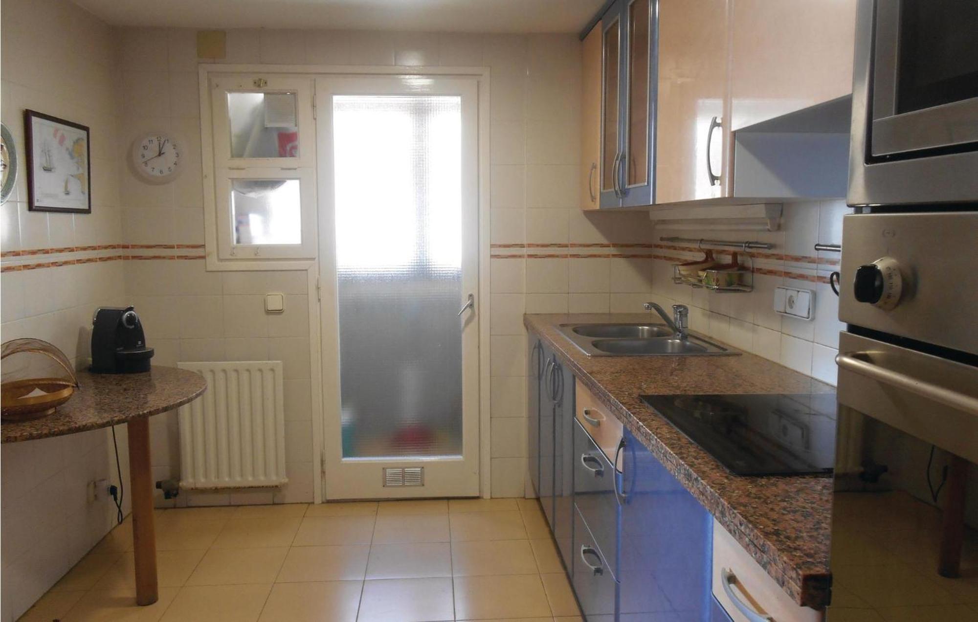 3 Bedroom Gorgeous Apartment In Tossa De Mar