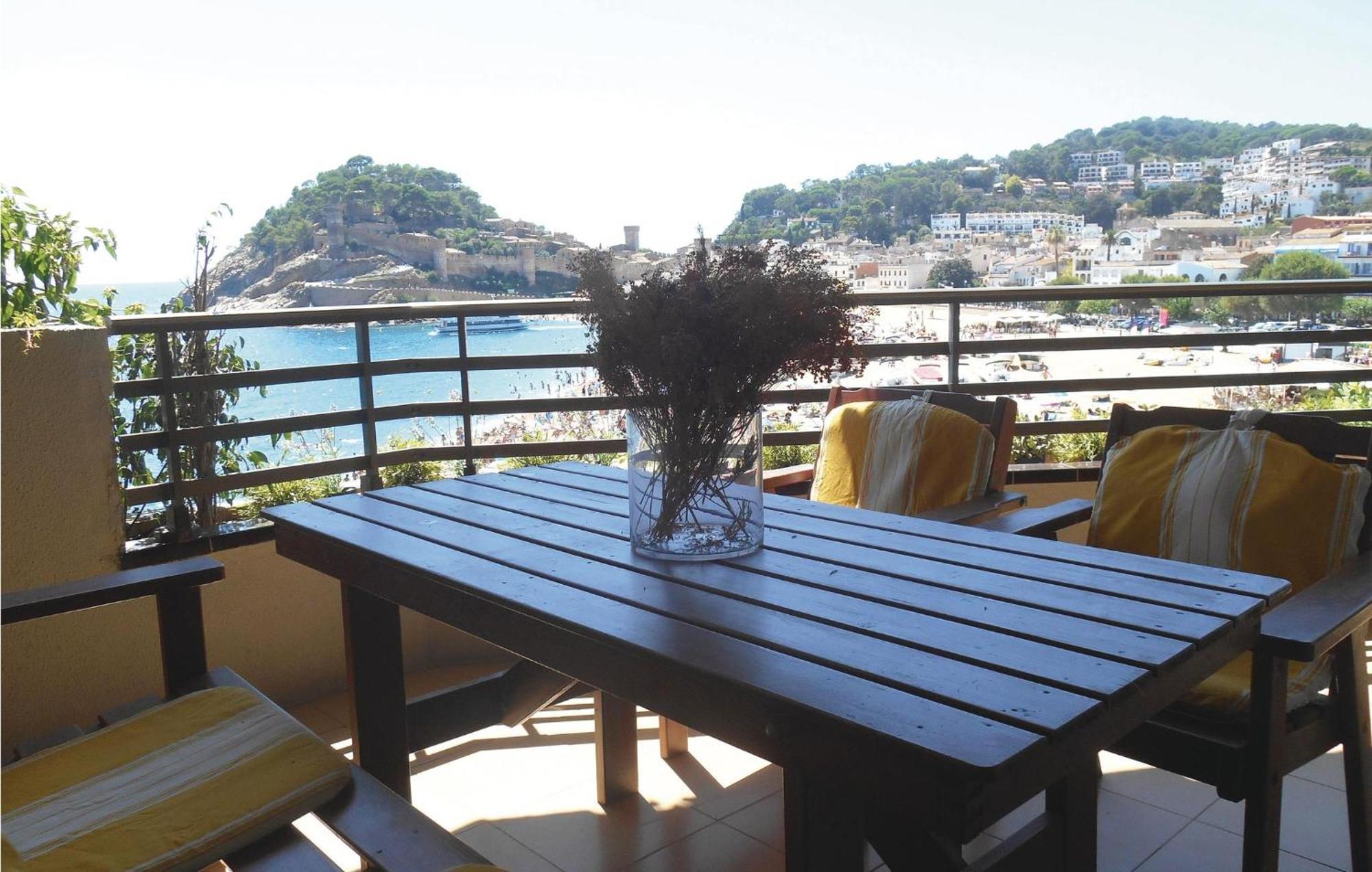 Apartment 3 Bedroom Gorgeous Apartment In Tossa De Mar *