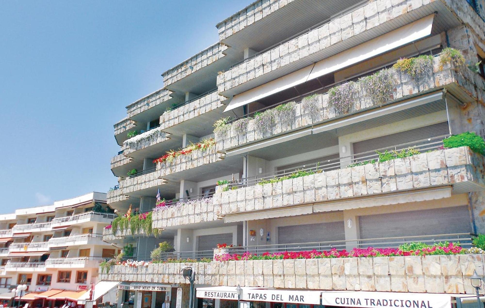 Apartment 3 Bedroom Gorgeous Apartment In Tossa De Mar *