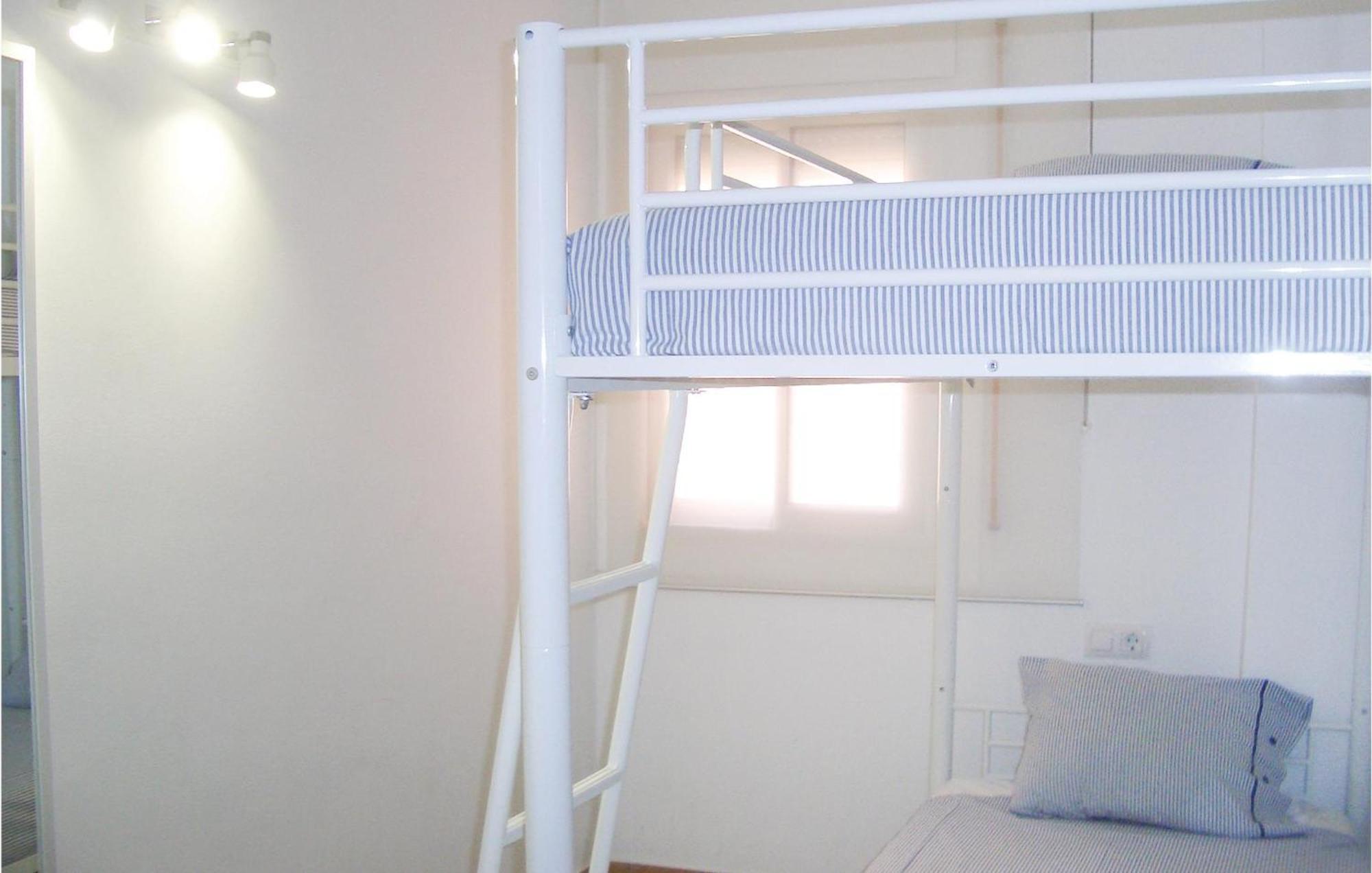 Apartamento 4 Bedroom Stunning In *