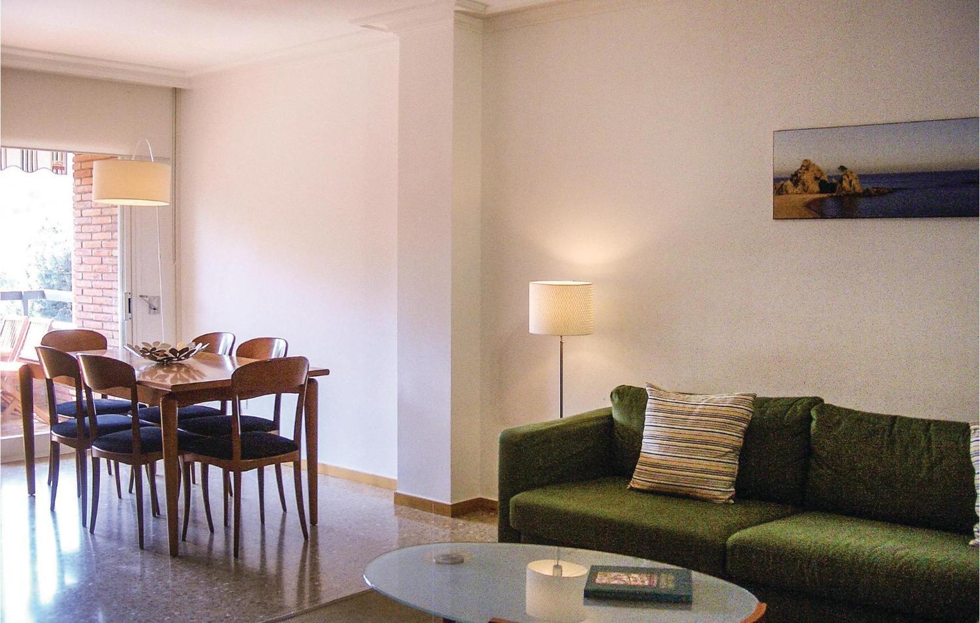 Apartamento 4 Bedroom Stunning In *
