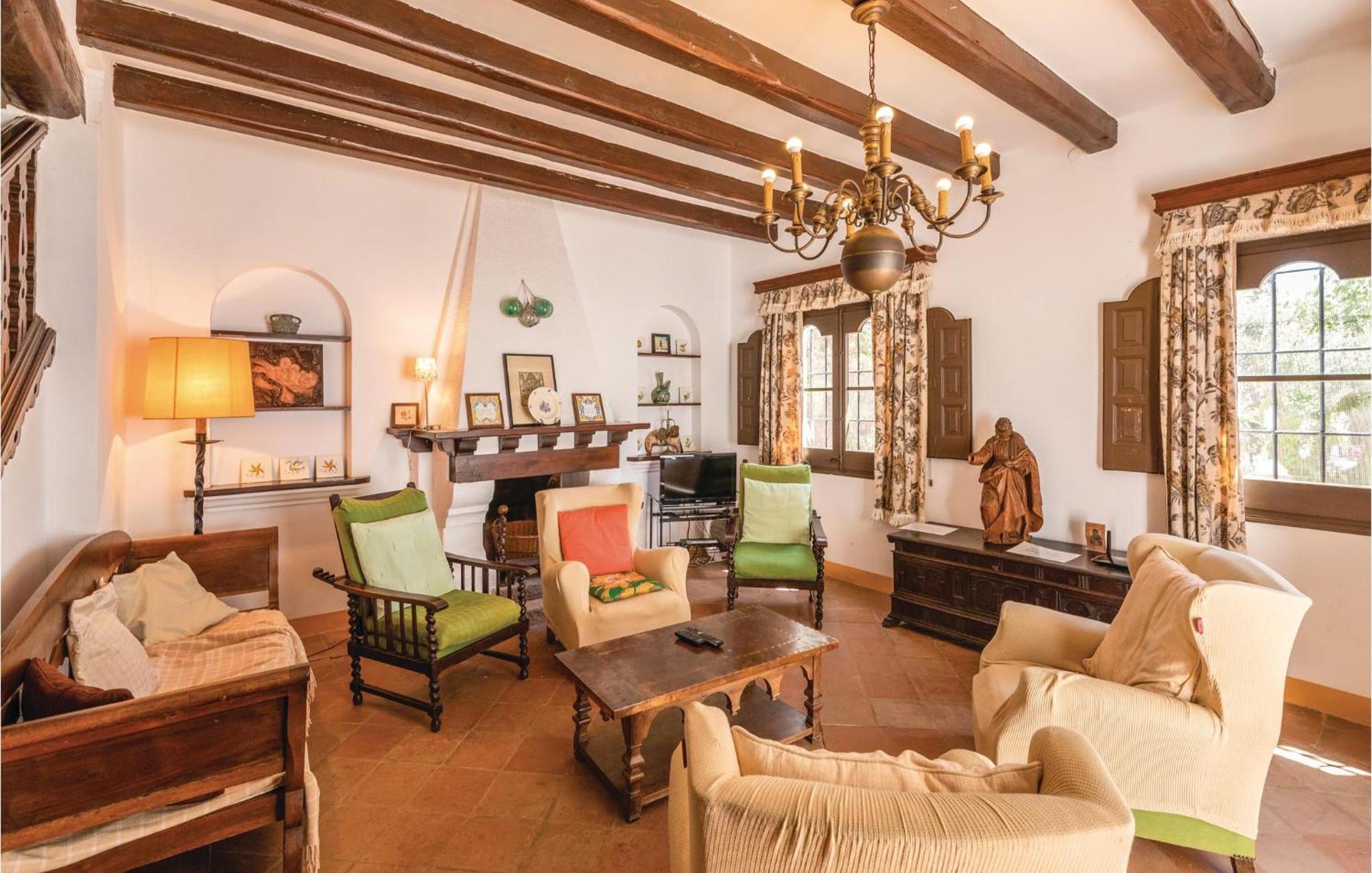 5 Bedroom Beautiful In Tossa de Mar