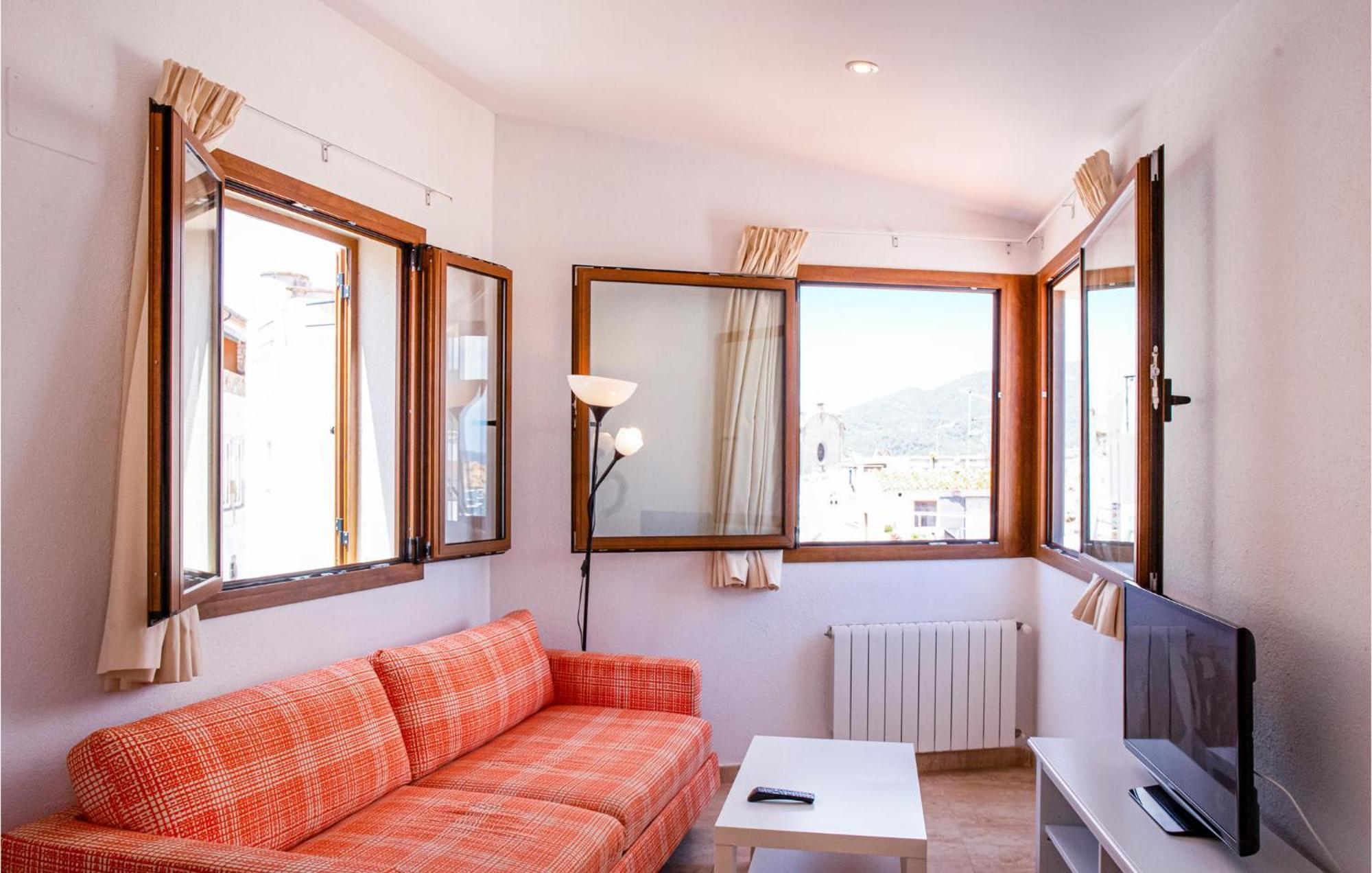 Apartamento In Tossa De Mar, Girona With Wifi *
