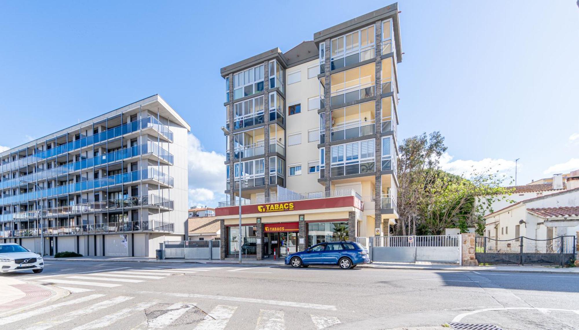 Apartment Est1-spaciouss In The Beach, Bbq, Downtonwn, Parking, Fast Wifi Fibre Roses