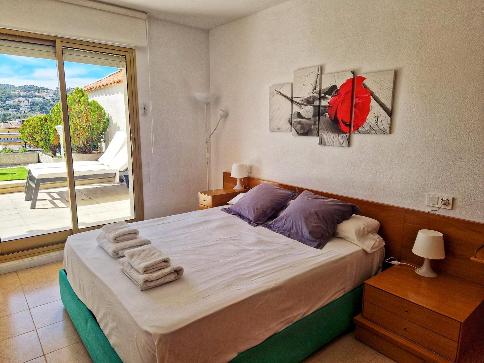 Apartment Luna Tossa De Mar With Jacuzzi, 5Mins Walking To The Beach, Sea And Castle View Big Terrace Tossa de Mar