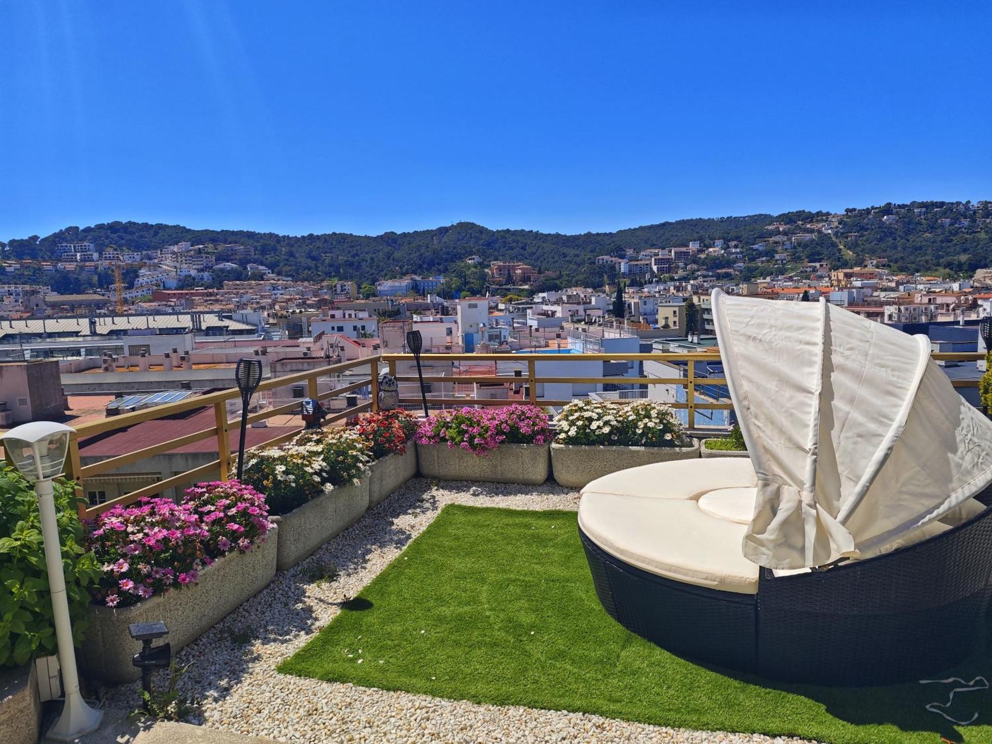 Apartment Luna Tossa De Mar With Jacuzzi, 5Mins Walking To The Beach, Sea And Castle View Big Terrace Tossa de Mar
