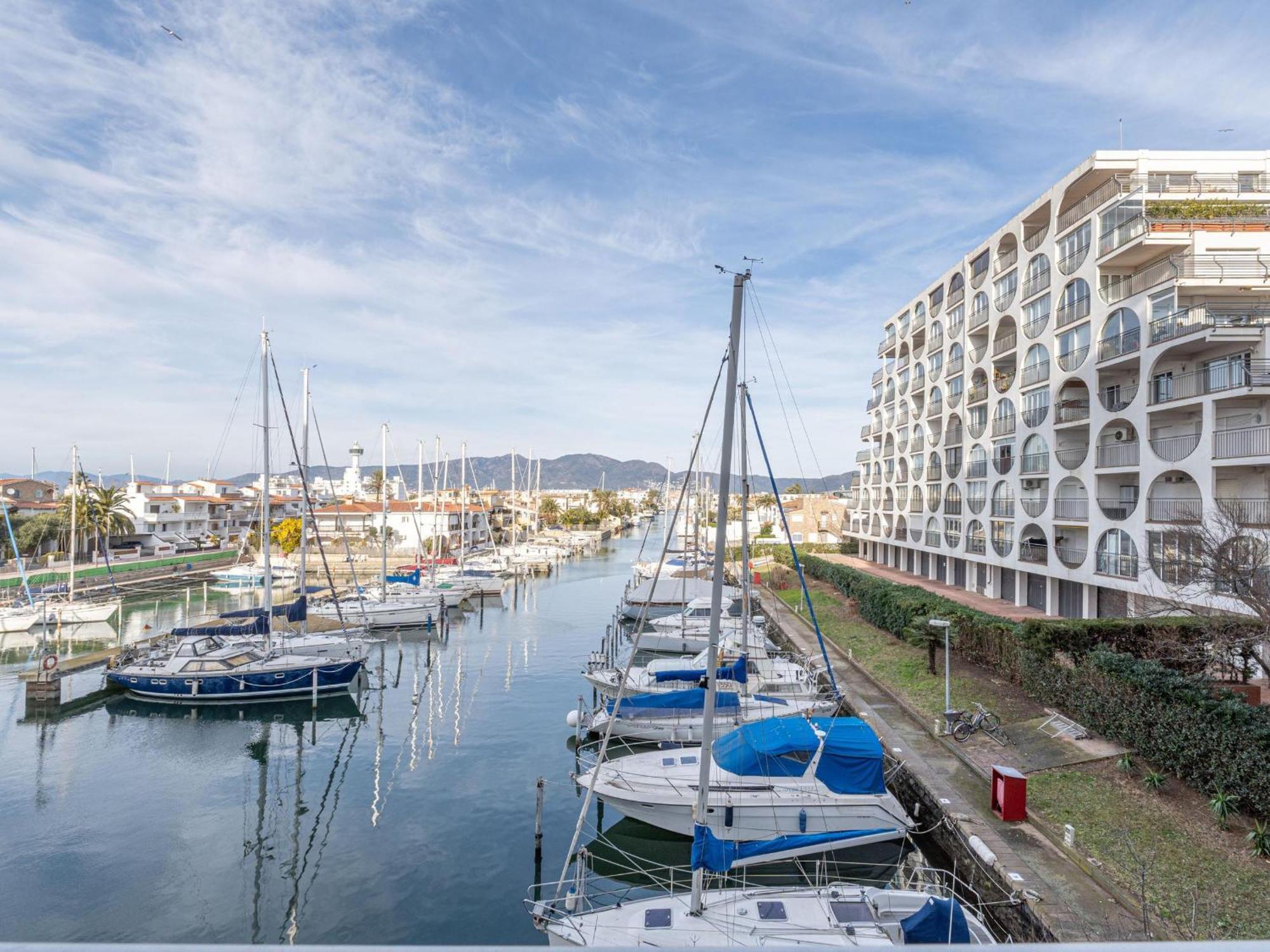 Agradable Y Moderno Duplex A 50 M De La Playa - Hisp-288-60 Ampuriabrava