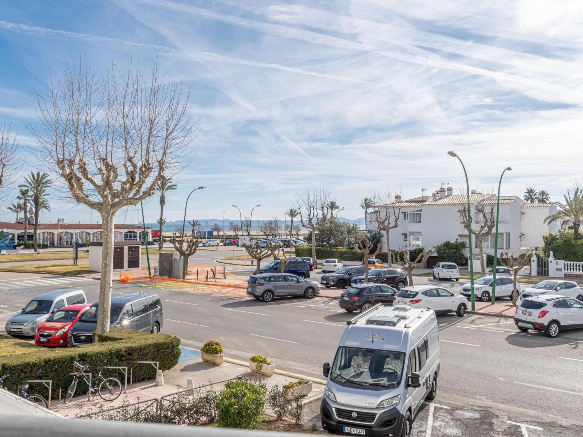 Agradable Y Moderno Duplex A 50 M De La Playa - Hisp-288-60 Ampuriabrava