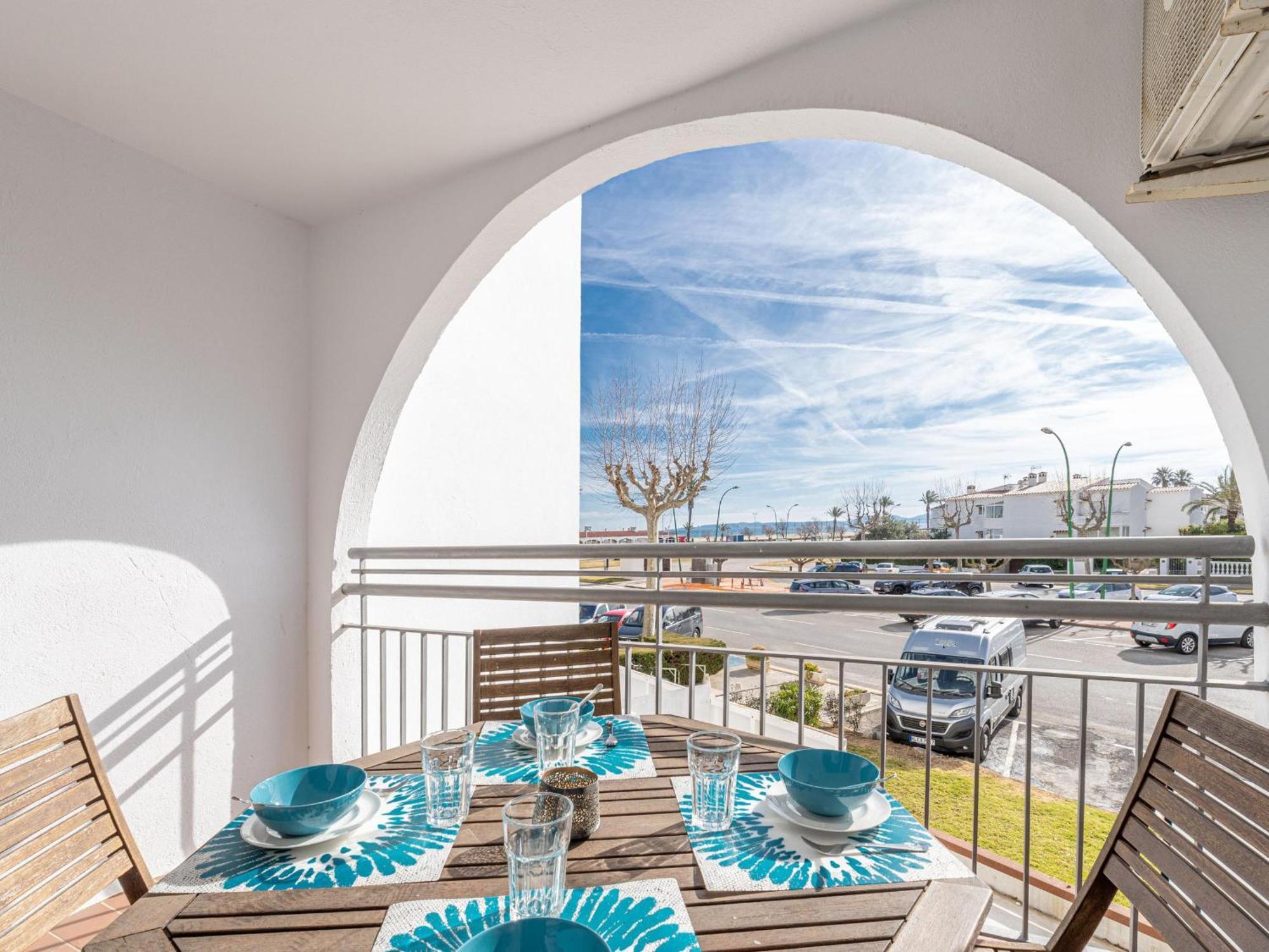 Agradable Y Moderno Duplex A 50 M De La Playa - Hisp-288-60 Ampuriabrava
