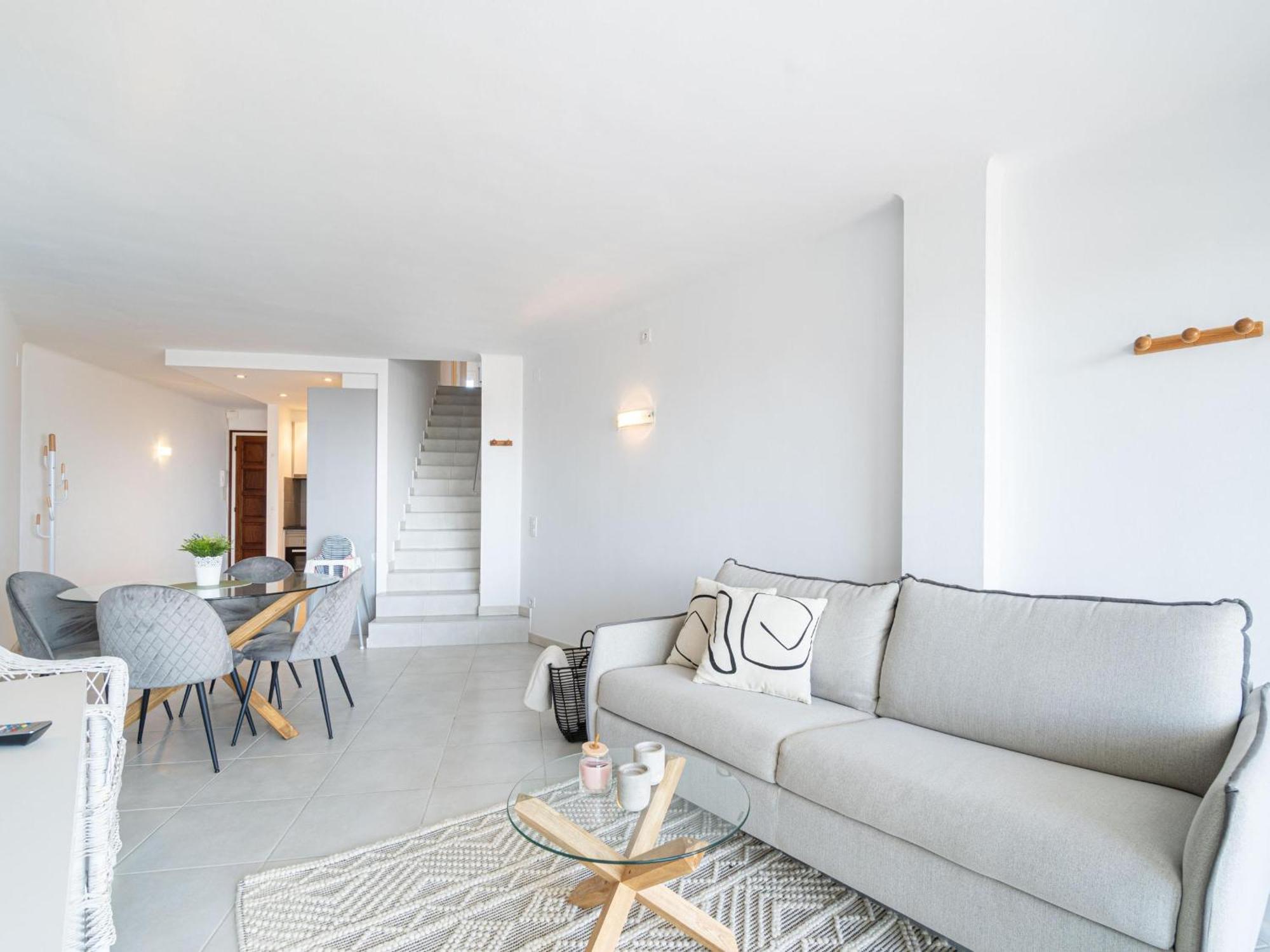 Agradable Duplex Con Vistas Al Mar - Hisp-288-43