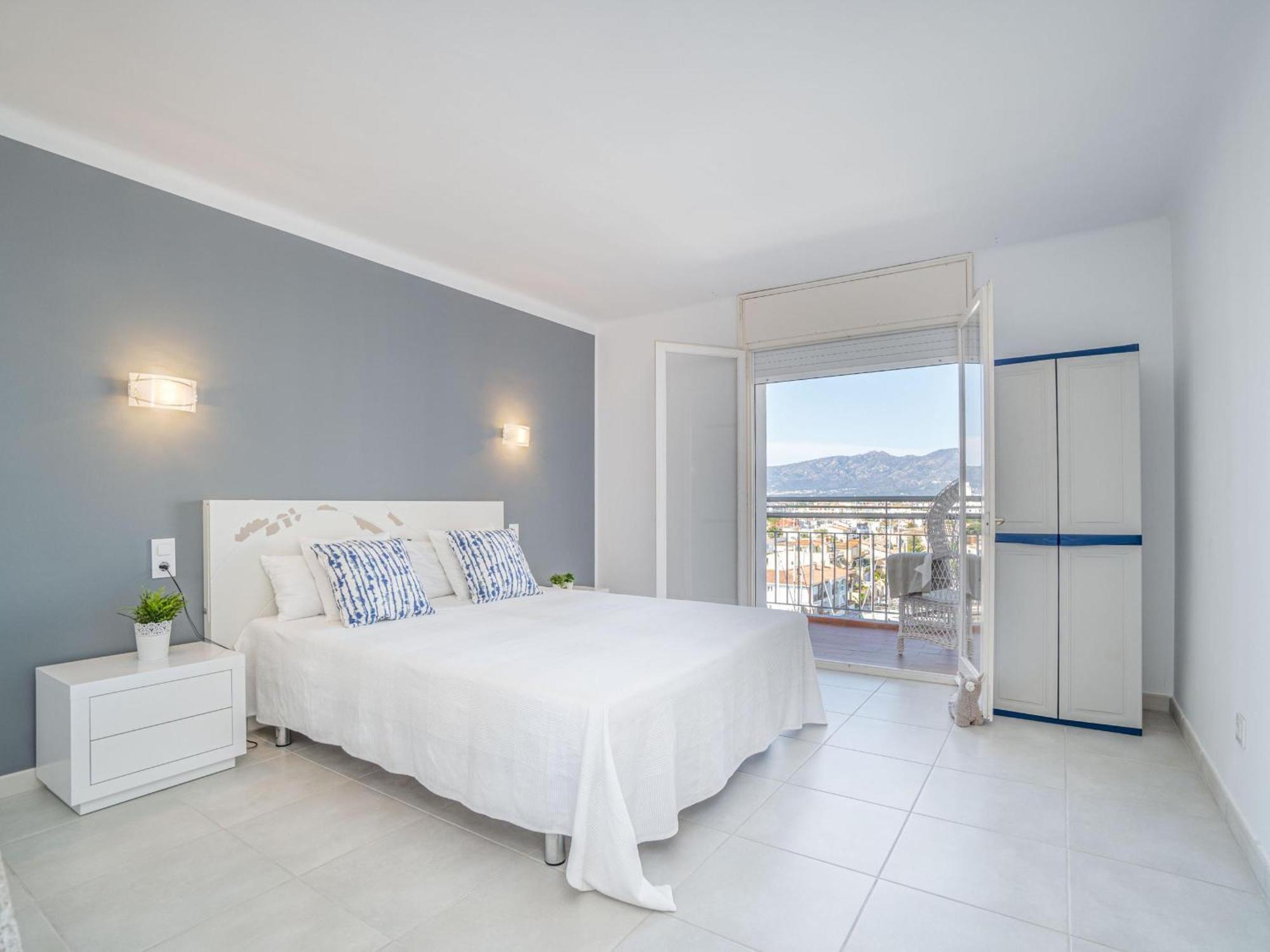 Apartamento Agradable Duplex Con Vistas Al Mar - Hisp-288-43 Ampuriabrava