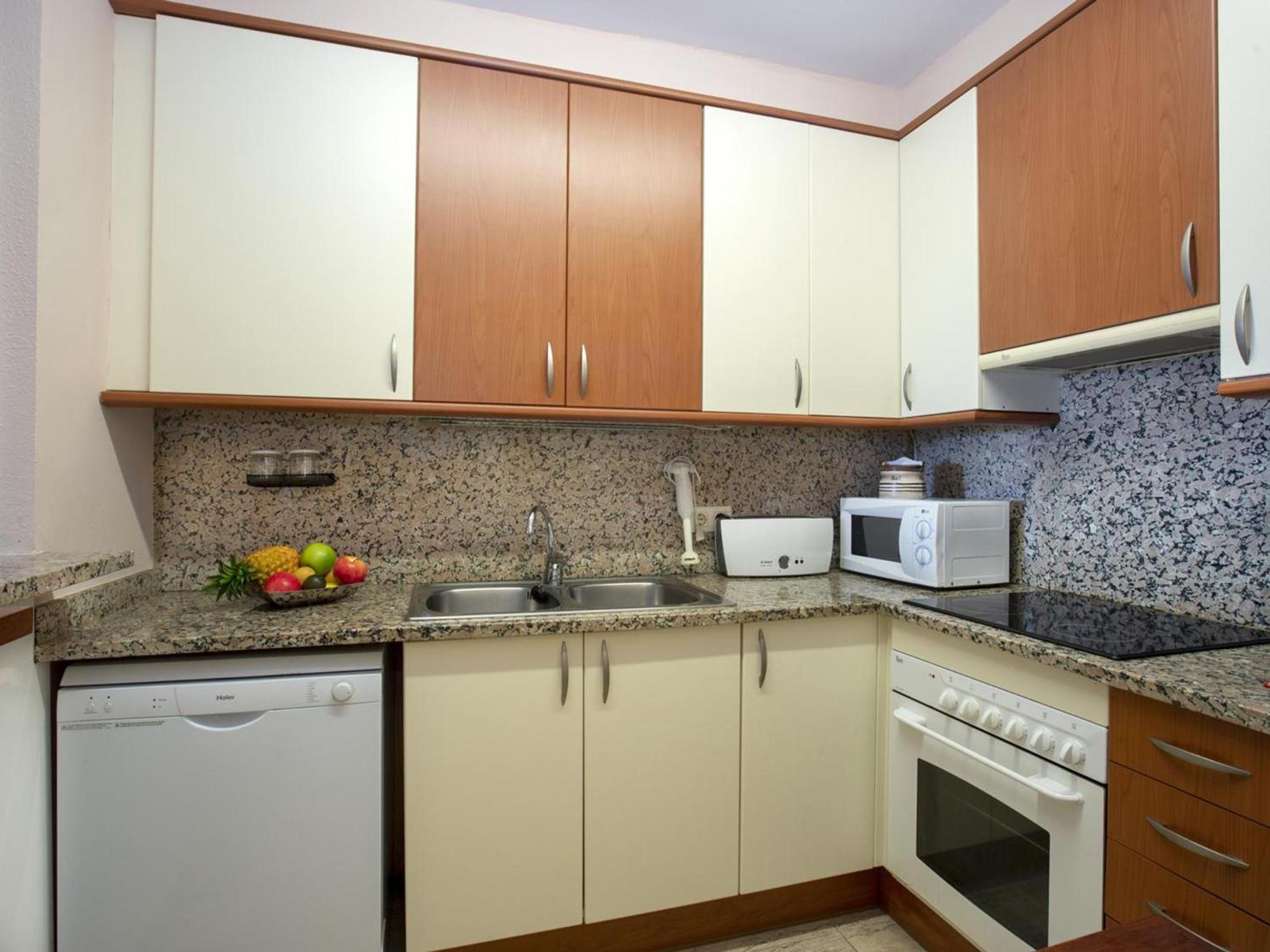 Apartamento En Empuriabrava: Frente Al Mar, Piscinas, Parking Y Vistas A La Bahia - Hisp-288-39 Ampuriabrava