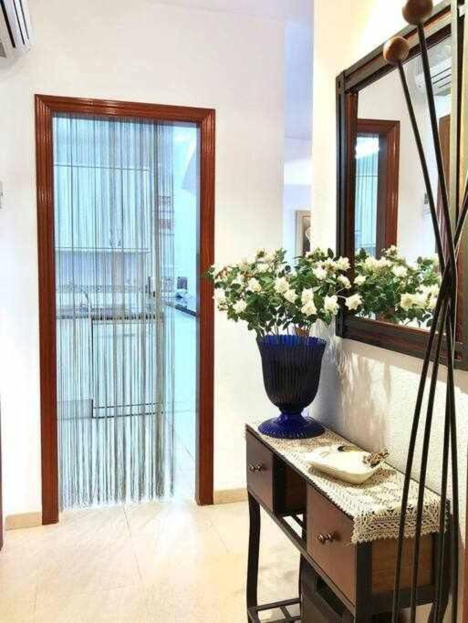 Encantador Apto. Con Gran Terraza Frente Al Mar Apartamento *