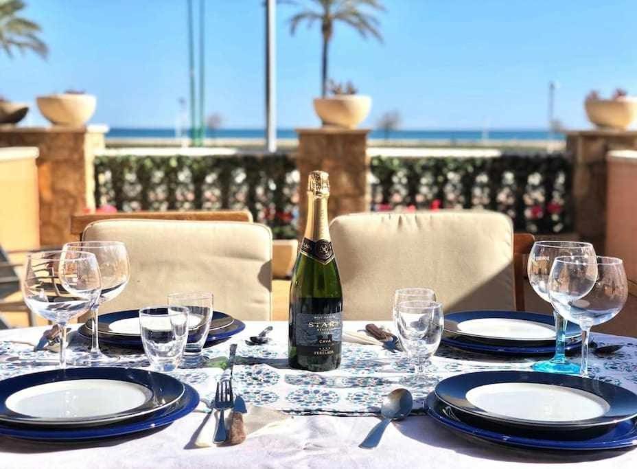 Encantador Apto. Con Gran Terraza Frente Al Mar Ampuriabrava