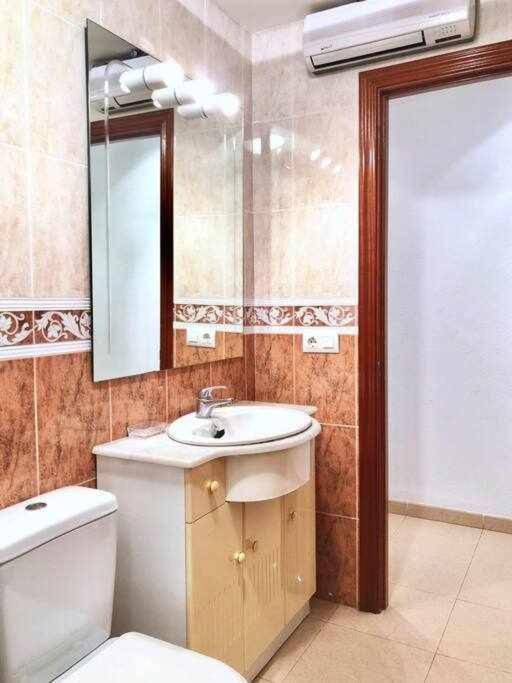 Encantador Apto. Con Gran Terraza Frente Al Mar Apartamento Ampuriabrava