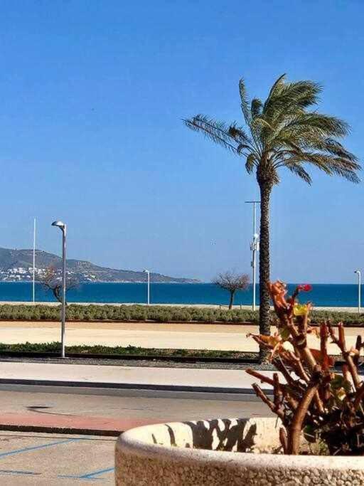 Encantador Apto. Con Gran Terraza Frente Al Mar Apartamento *