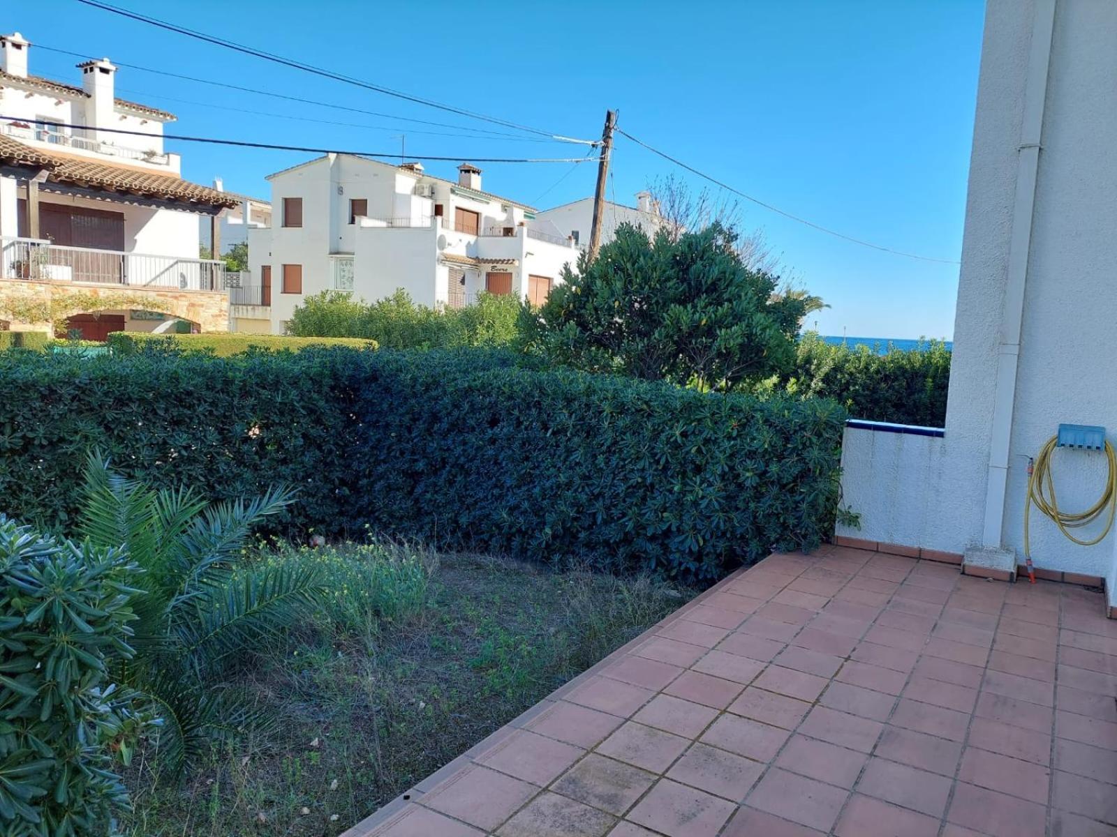 Cal Pere Planta Baja Con Jardin Llançà