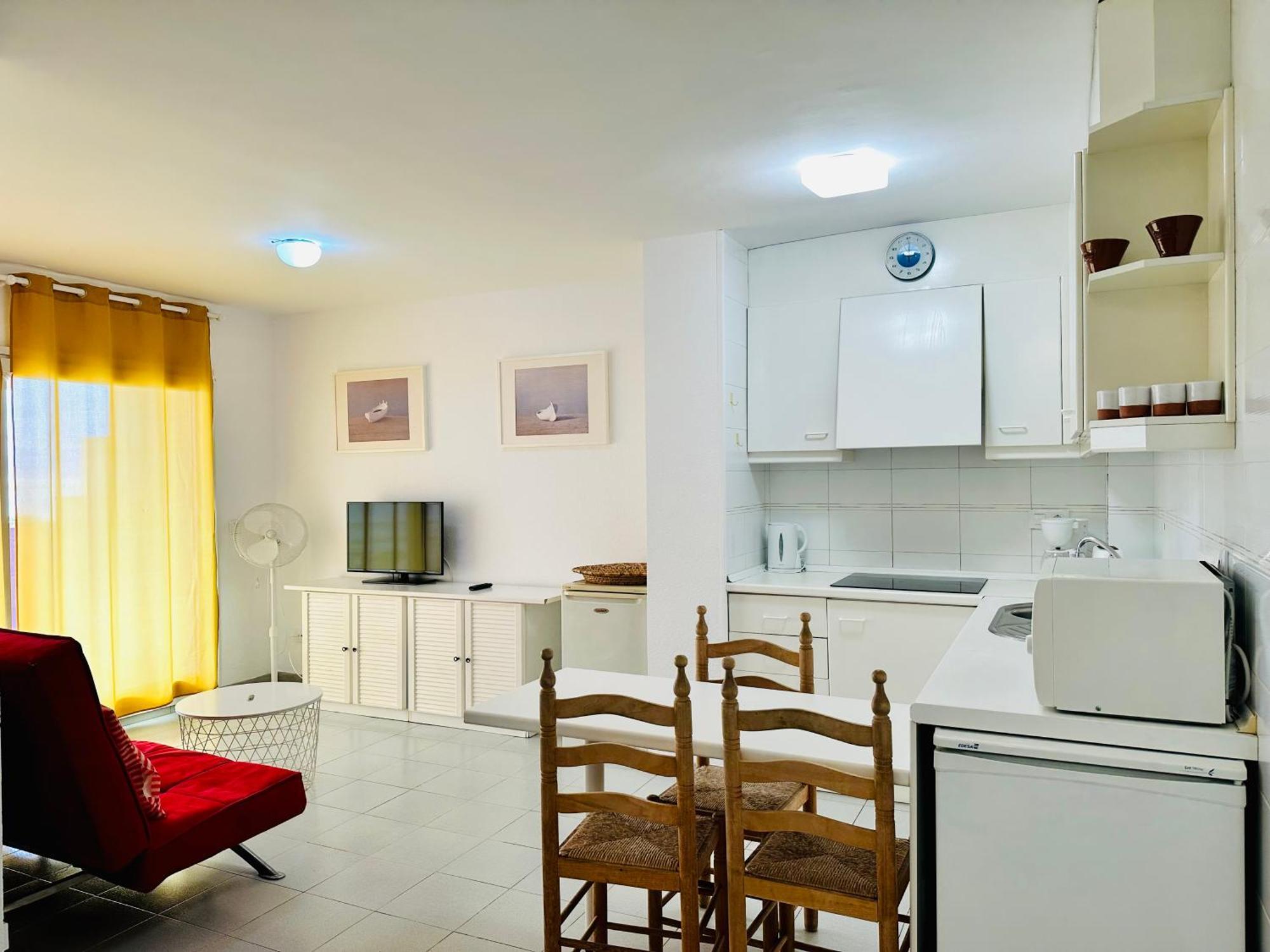Apartamento Roc Mar 2 5c - Apartamento Cerca Del Centro Y De La Playa - Terraza Con Vistas Al Mar Y Al Puerto