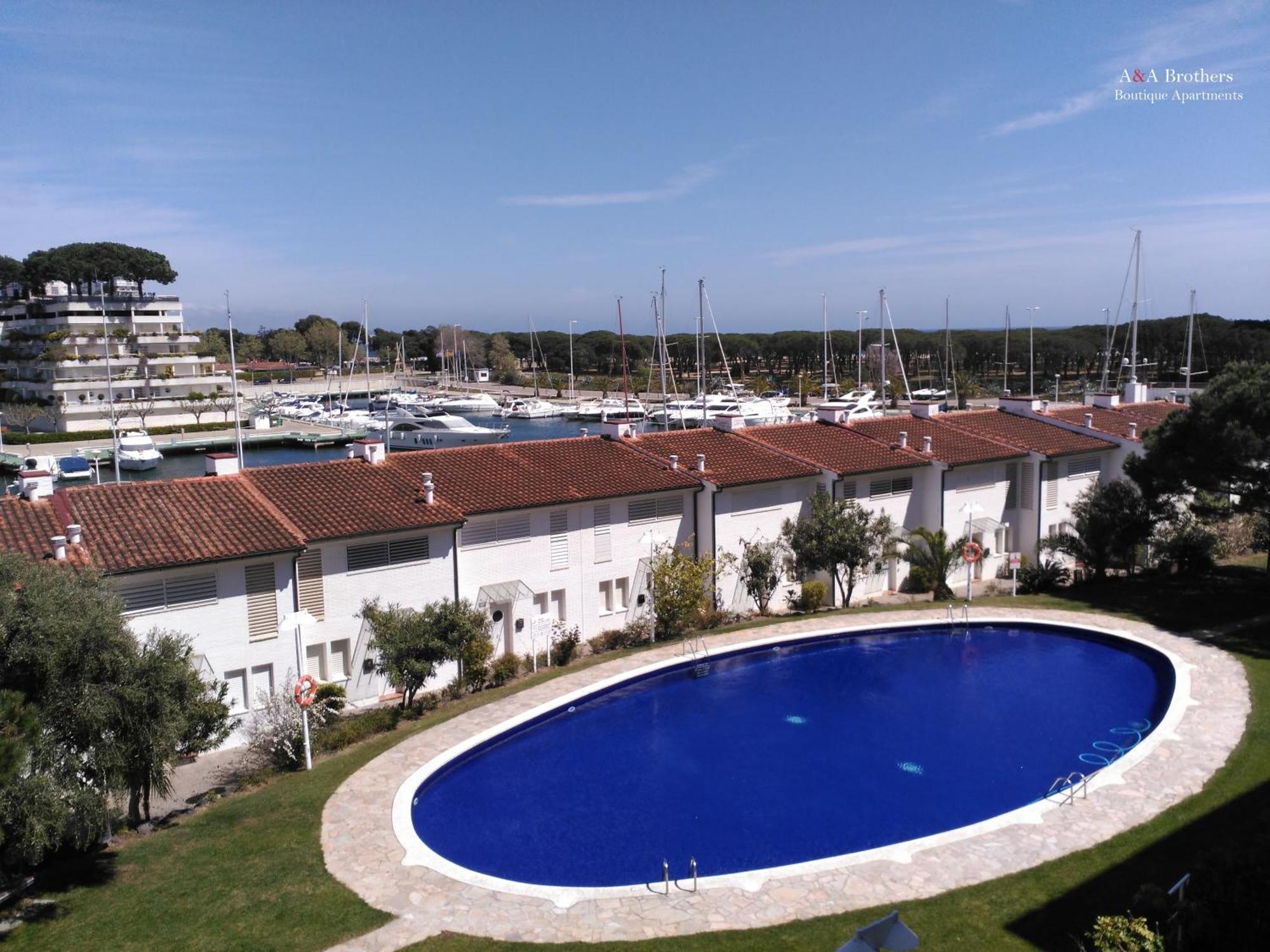A&A Brothers Boutique -Marina Port D'Aro- *