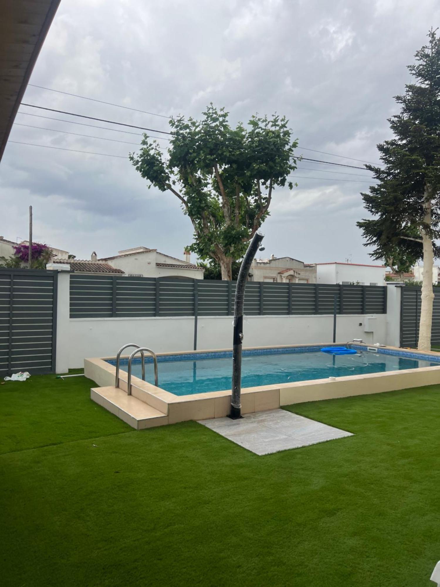 Requesens Playa Apartment *
