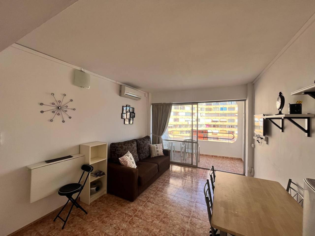 Estudio Con Tres Piscinas Comunitarias Y Pista De Tenis *