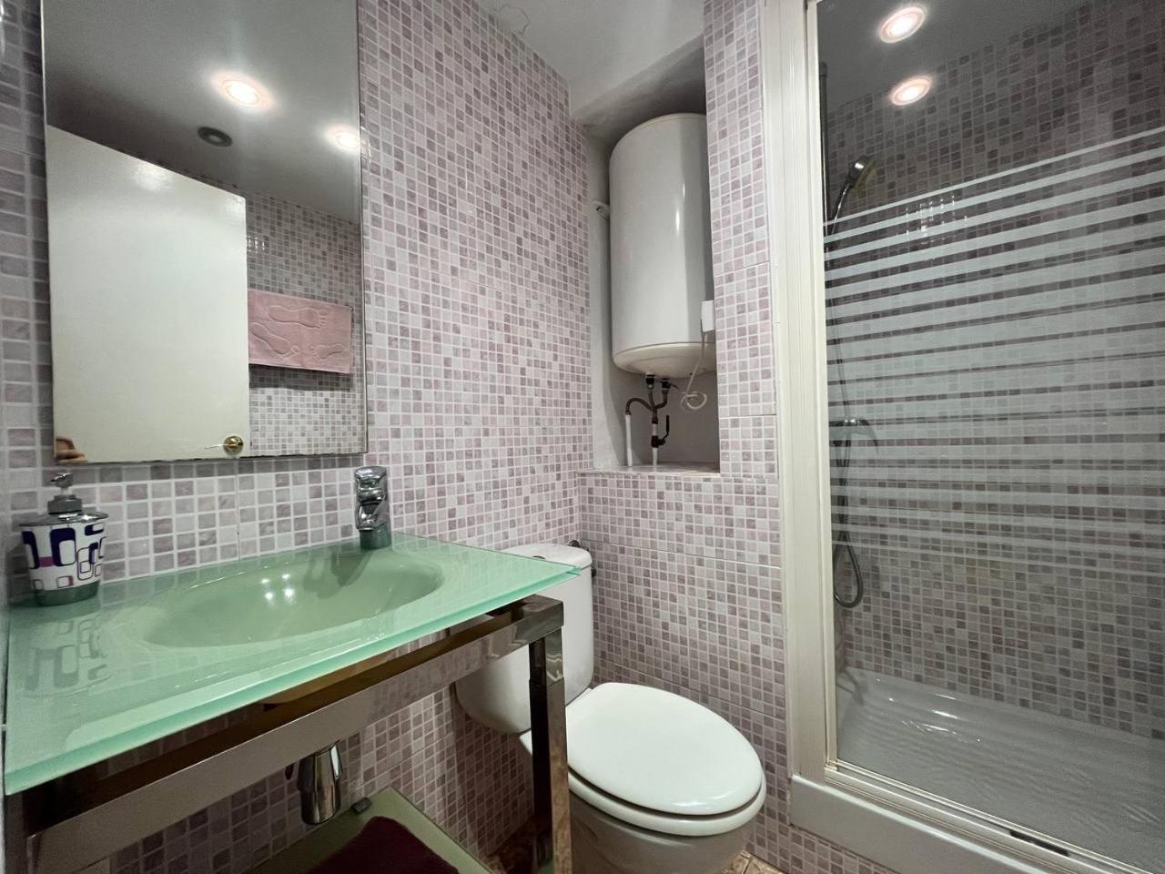 Estudio Con Tres Piscinas Comunitarias Y Pista De Tenis
