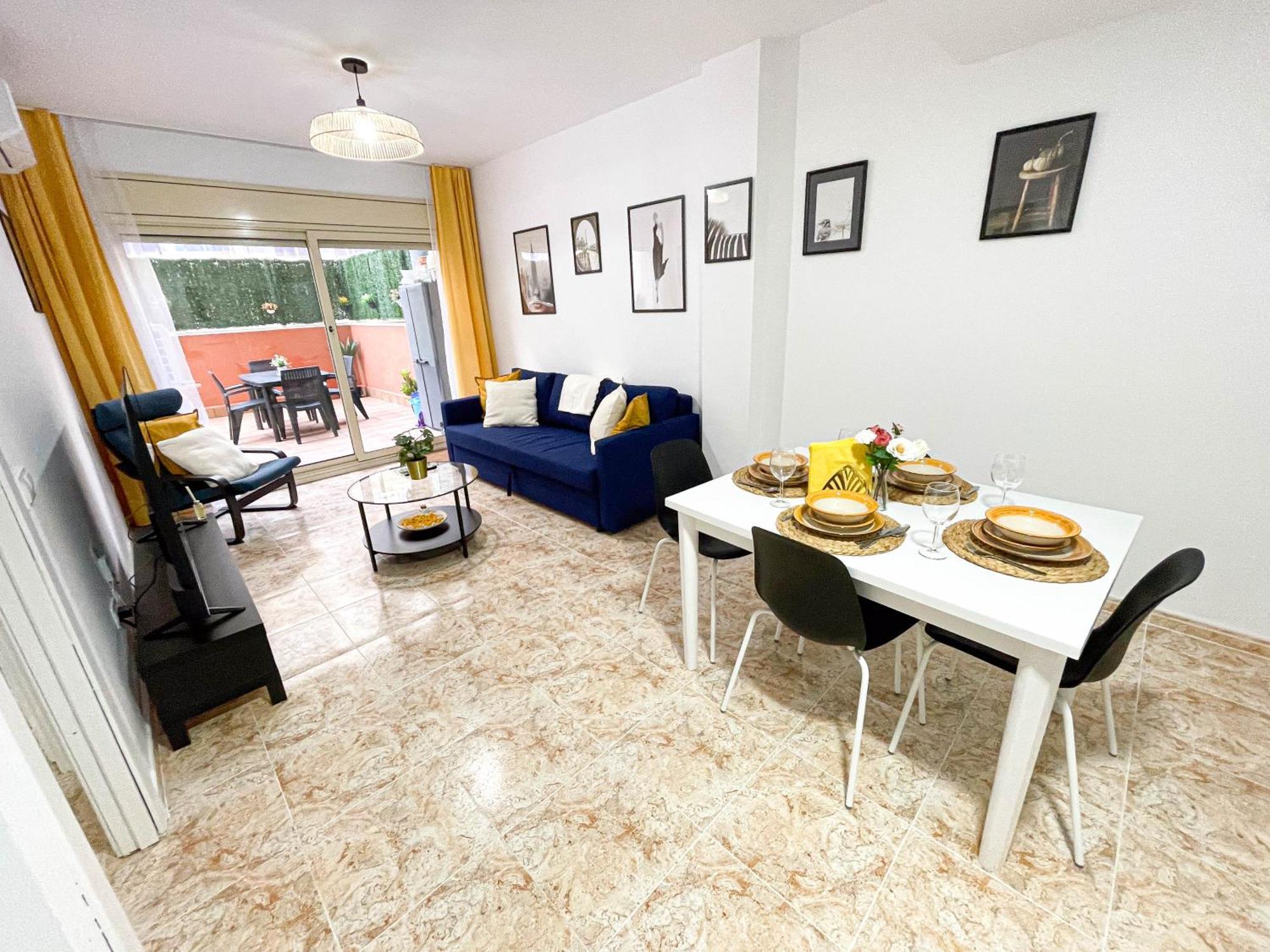 Yellow Lloret Apartment Lloret de Mar