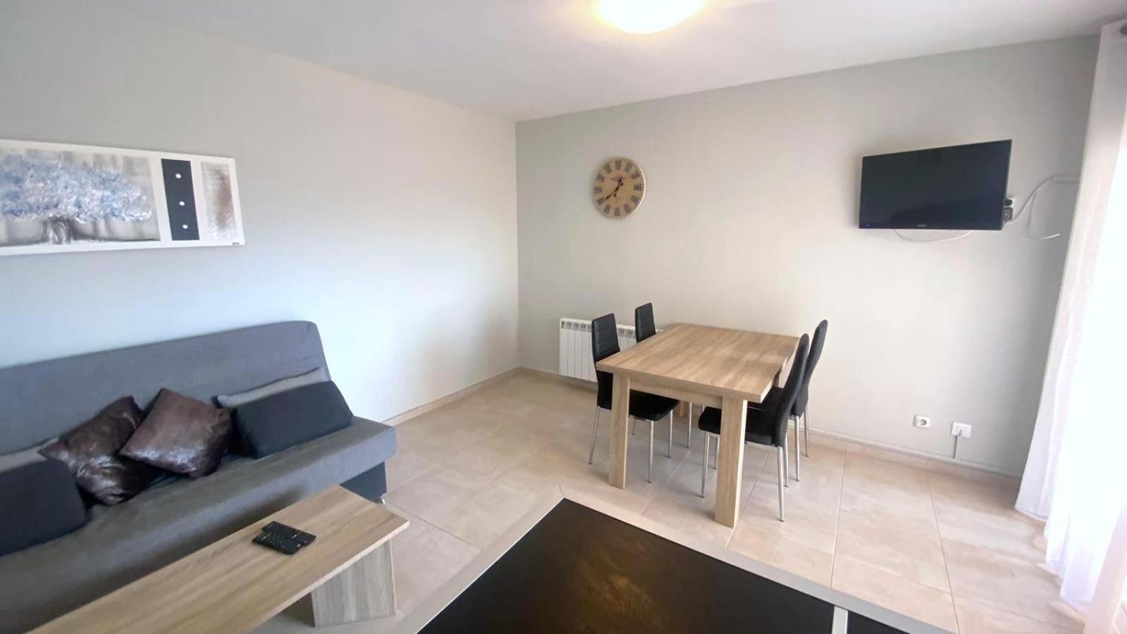 Olimpe 2 8 Apartment Roses