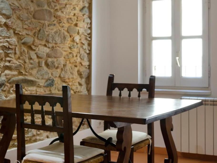 Practico Apartamento En El Casco Antiguo De *