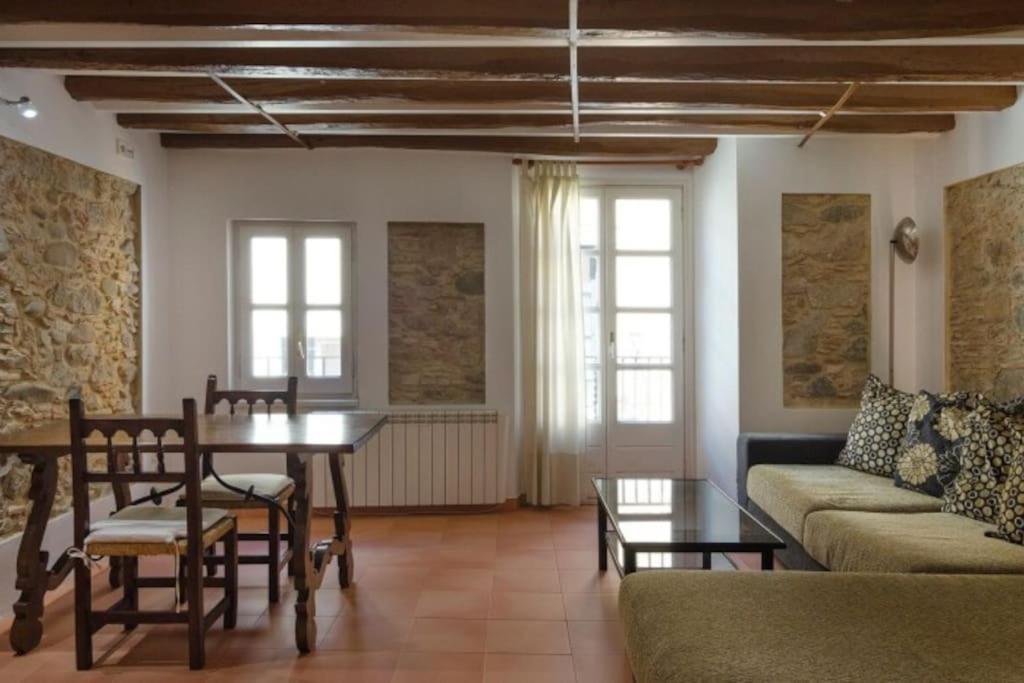 Practico Apartamento En El Casco Antiguo De Apartment