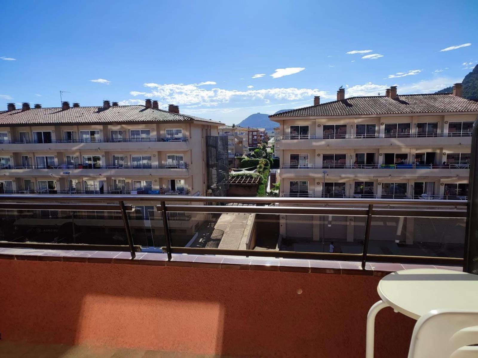 Con Piscina Y Muy Luminoso Apartamento