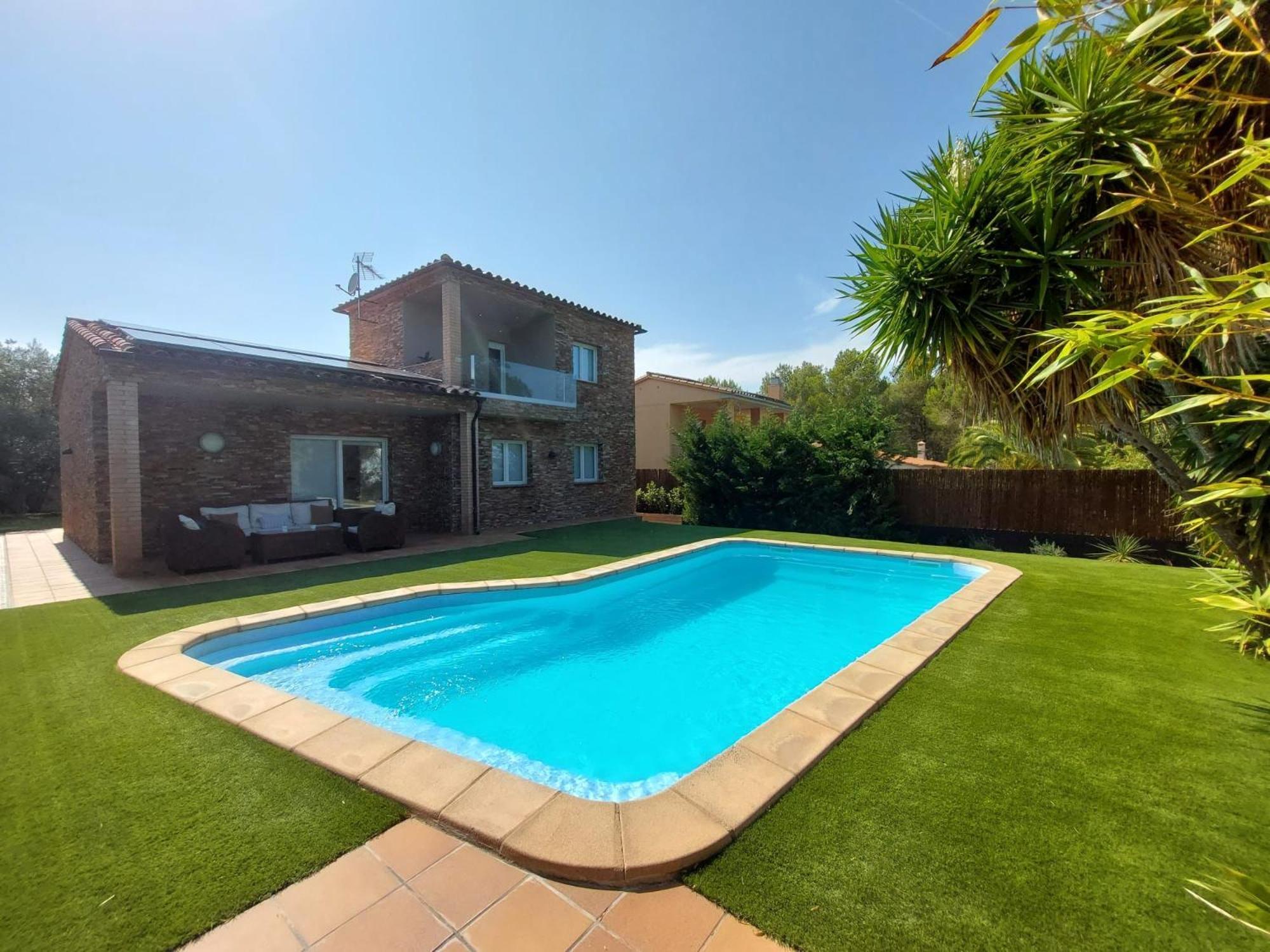 Casa Agradable En Con Piscina Holiday home *