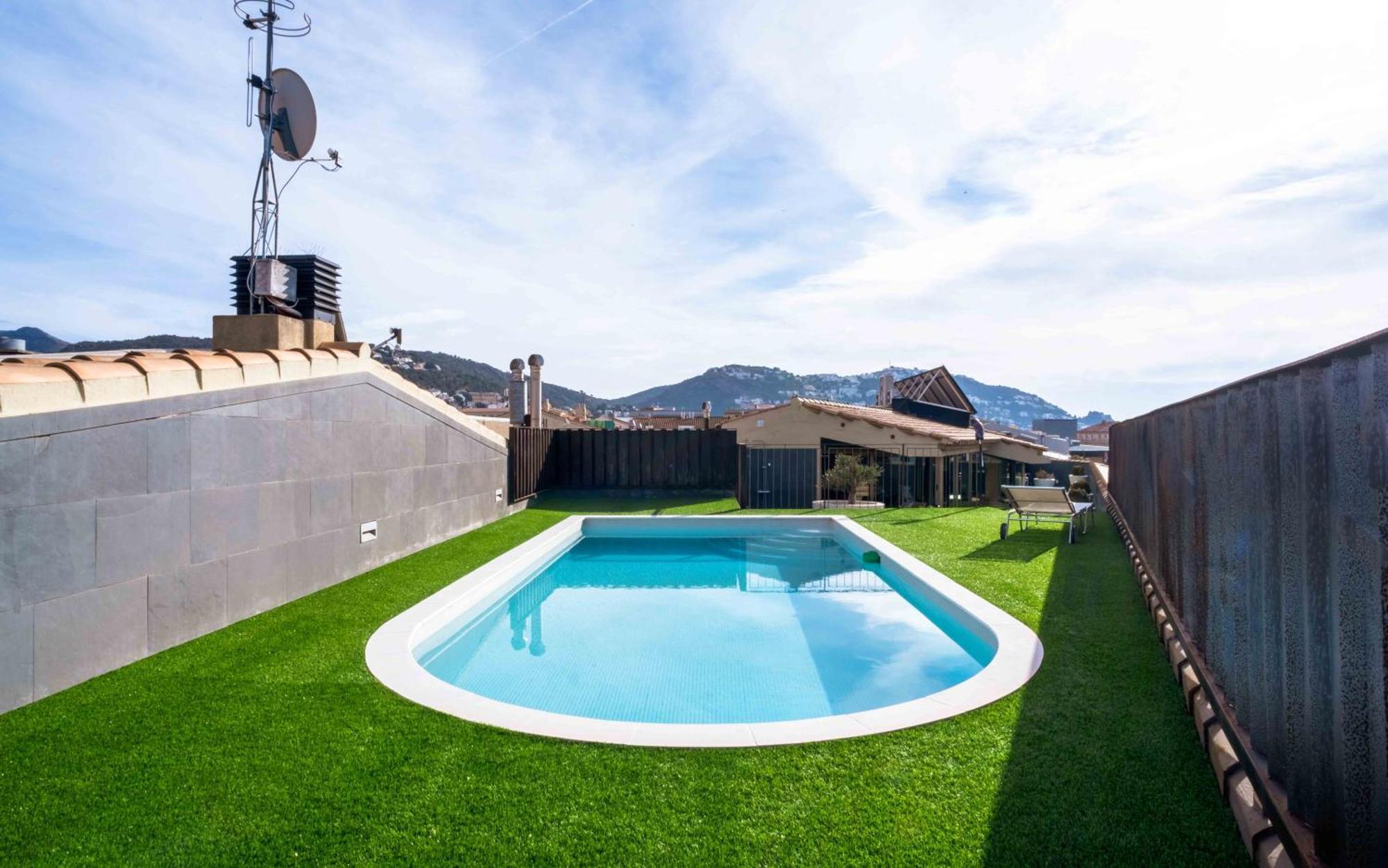 Holiday home Gran Duplex Cerca Del Mar Con Piscina Privada En El Centro De Roses